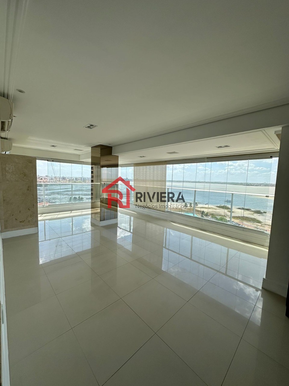 Apartamento à venda com 4 quartos, 209m² - Foto 1