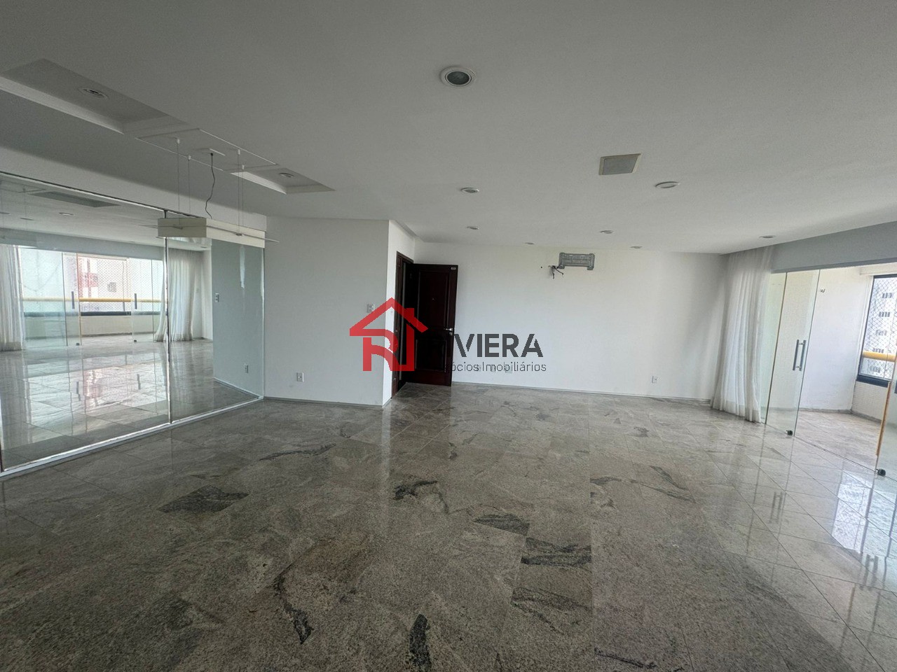 Apartamento à venda com 3 quartos, 200m² - Foto 22