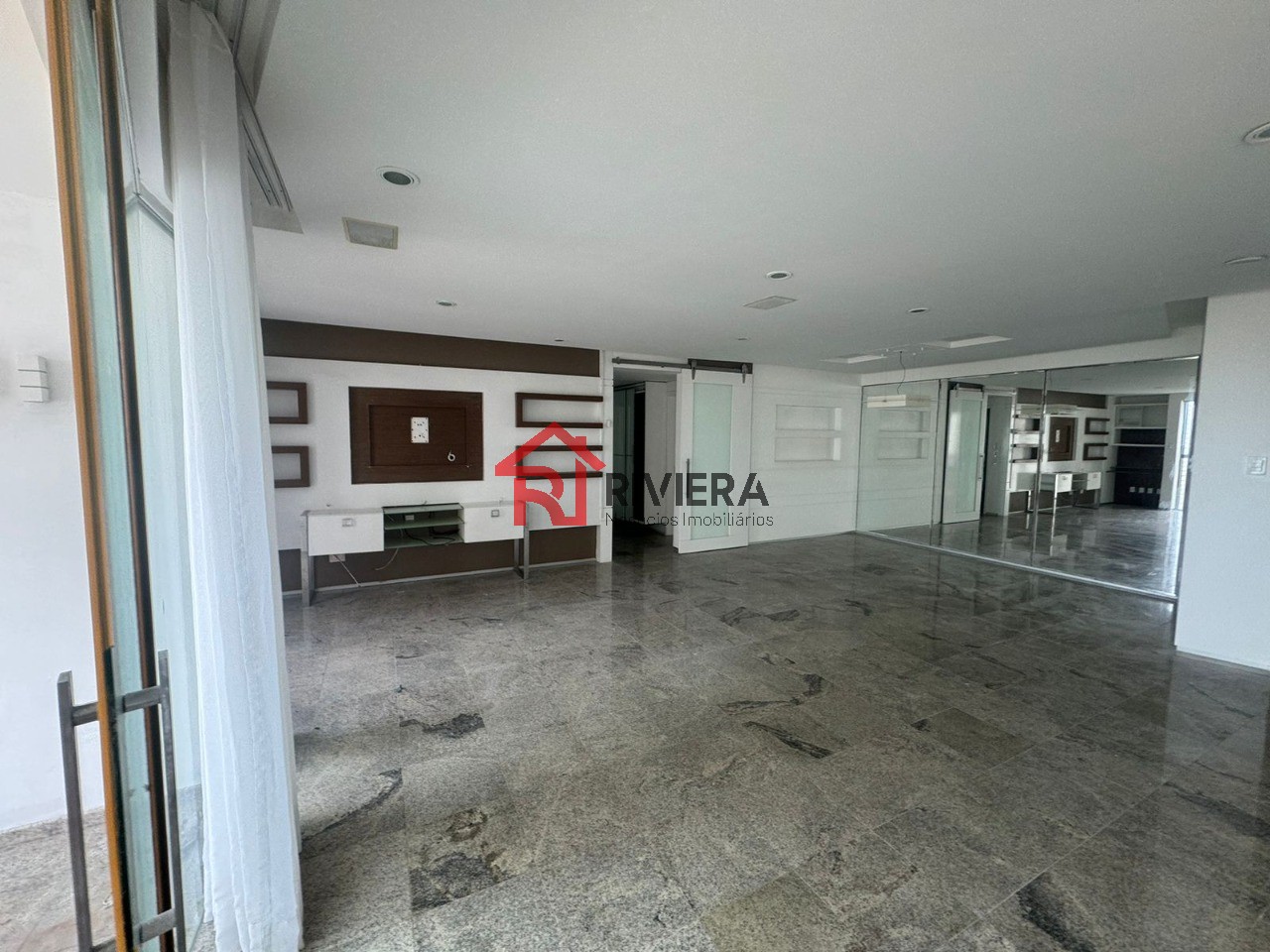 Apartamento para alugar com 3 quartos, 200m² - Foto 19