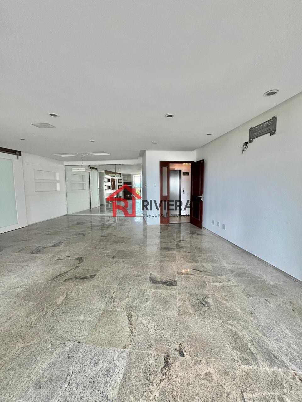 Apartamento à venda com 3 quartos, 200m² - Foto 9