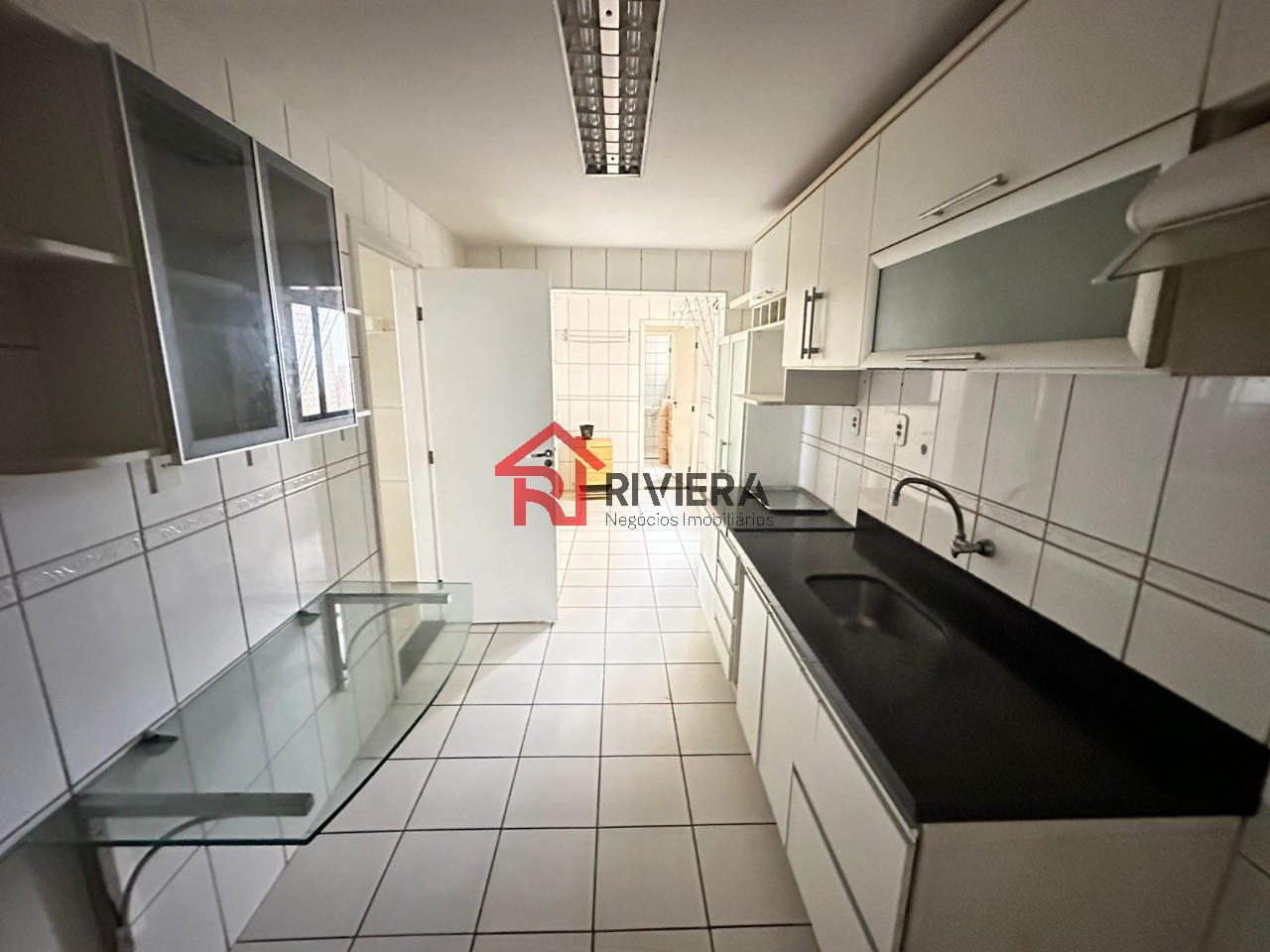 Apartamento à venda com 3 quartos, 125m² - Foto 2