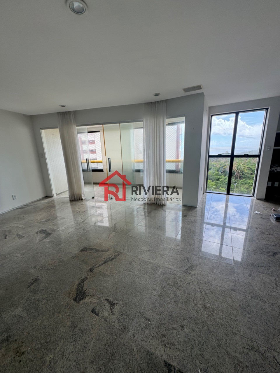 Apartamento para alugar com 3 quartos, 200m² - Foto 17