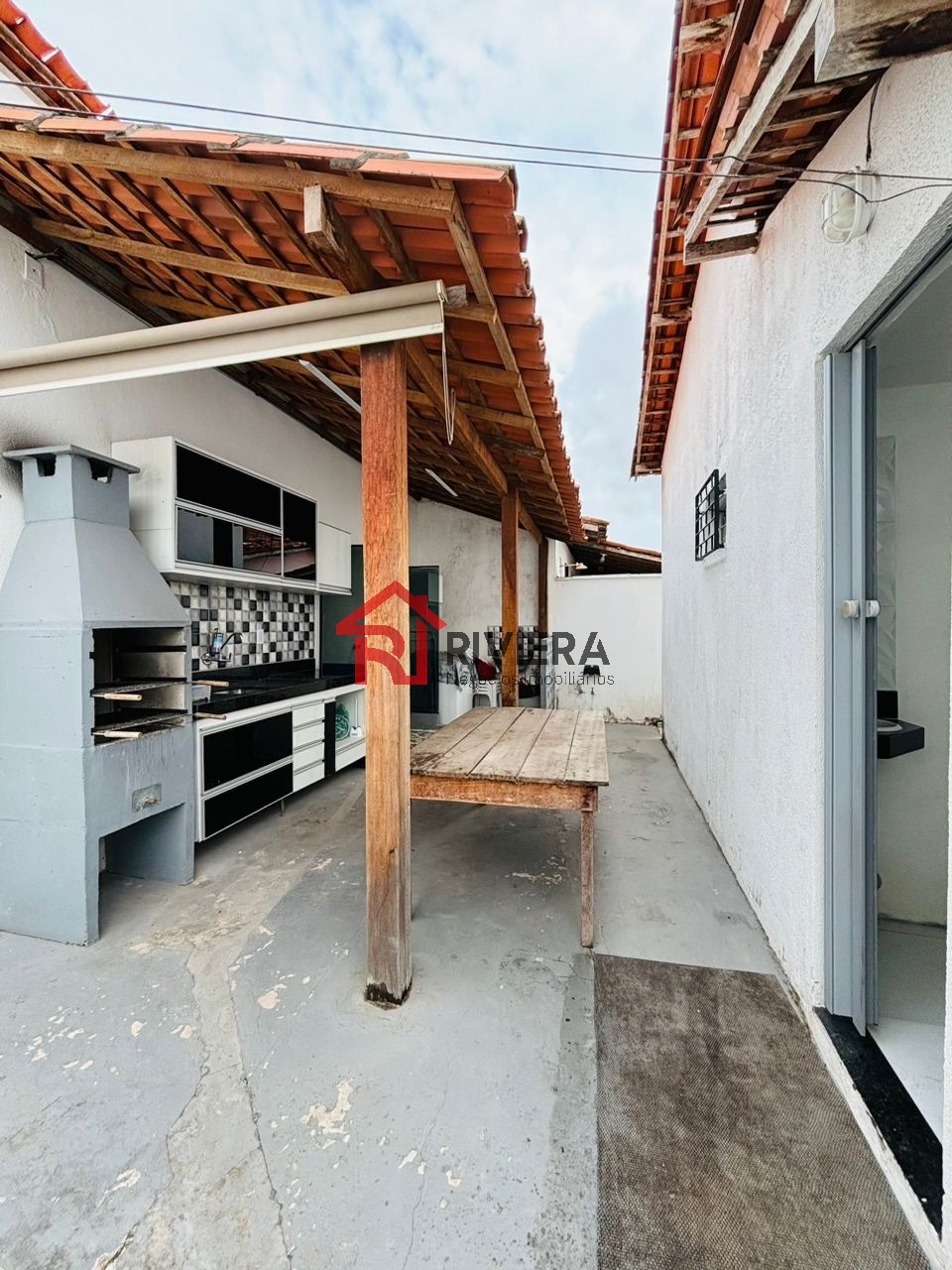 Casa à venda com 3 quartos, 250m² - Foto 3