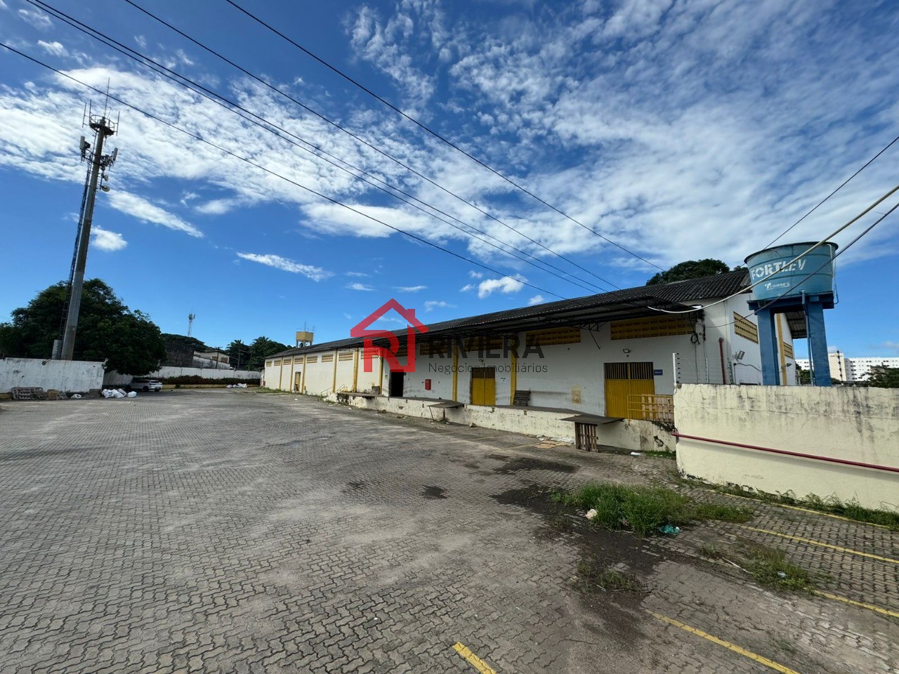 Depósito-Galpão-Armazém para alugar, 1800m² - Foto 1