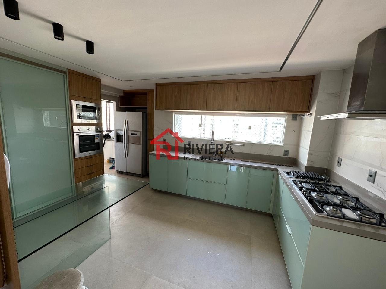 Apartamento para alugar com 4 quartos, 240m² - Foto 11