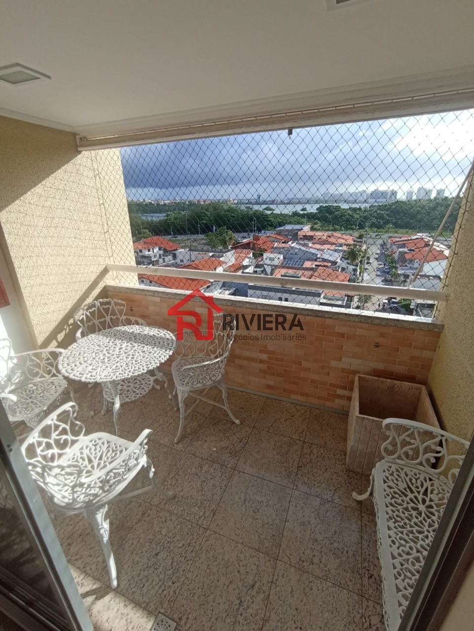 Apartamento para alugar com 3 quartos, 140m² - Foto 2