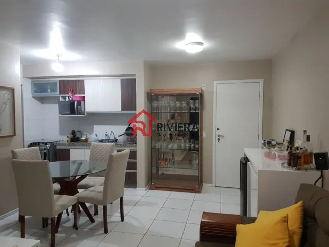 Apartamento à venda com 3 quartos, 74m² - Foto 2