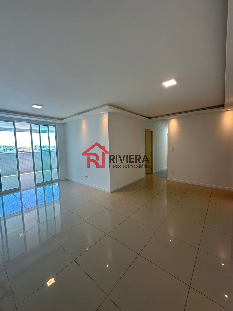 Apartamento à venda com 4 quartos, 151m² - Foto 2