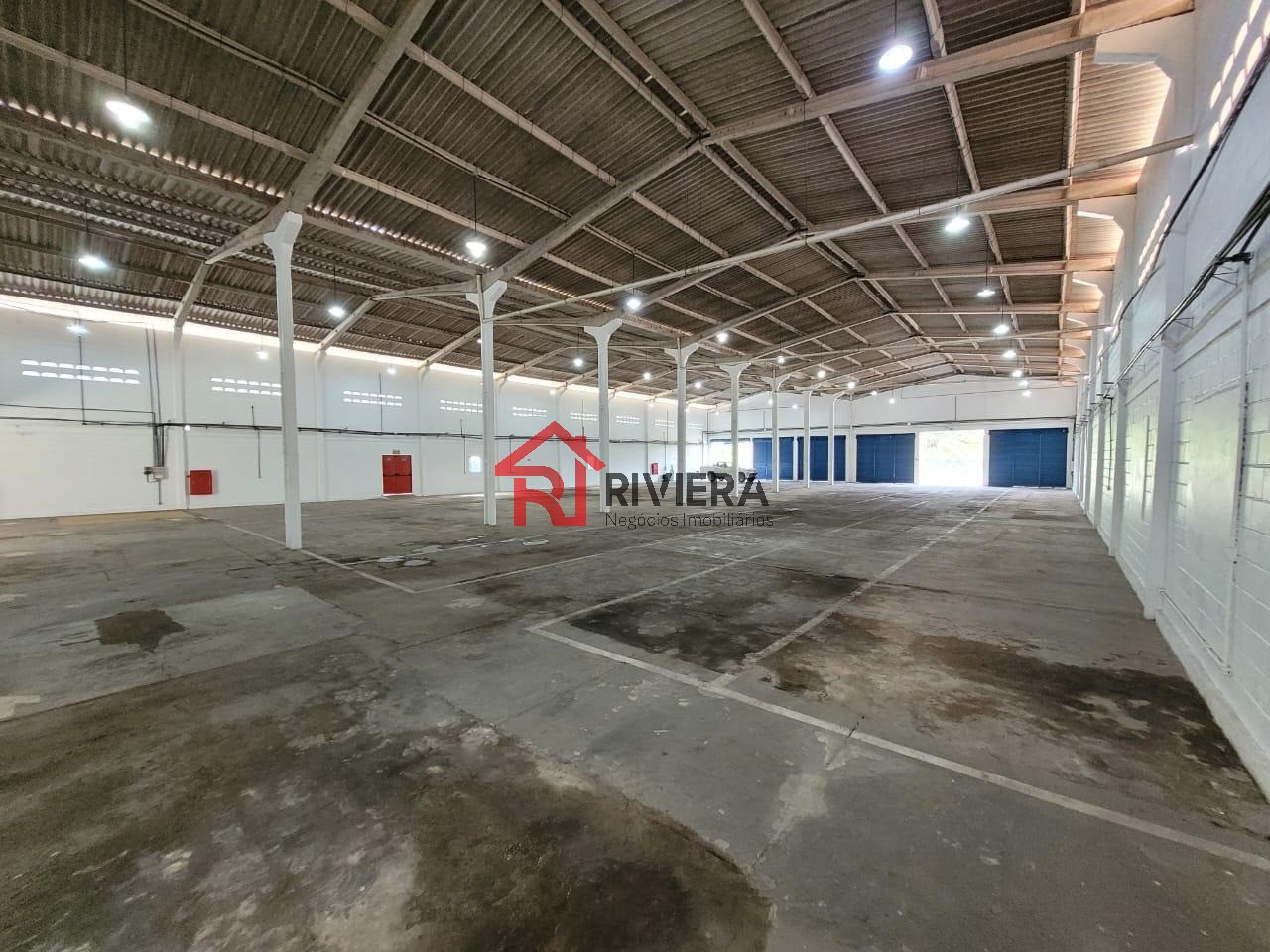 Depósito-Galpão-Armazém para alugar, 1700m² - Foto 1