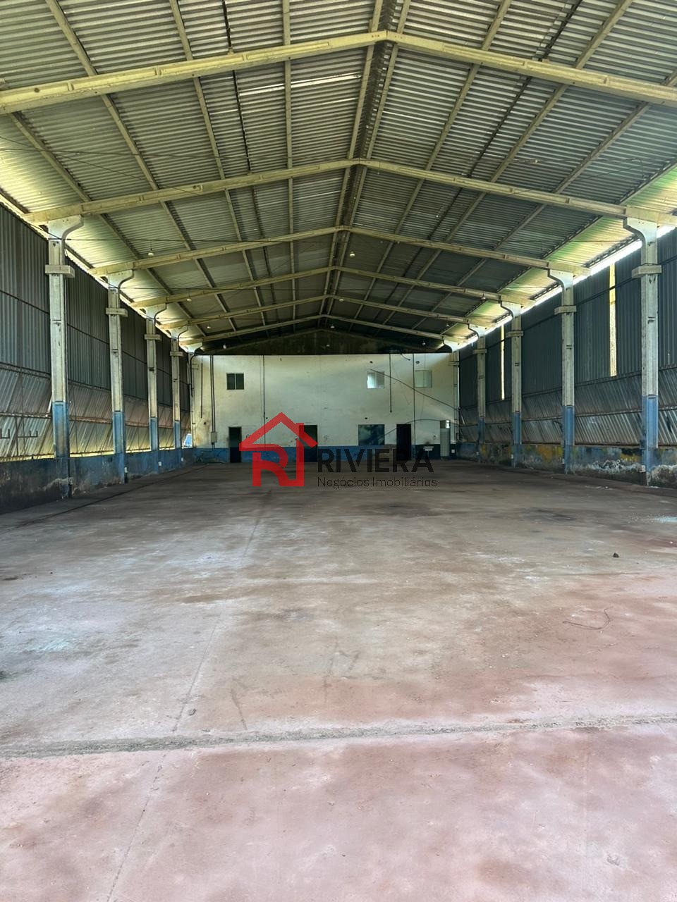 Depósito-Galpão-Armazém para alugar, 1800m² - Foto 1