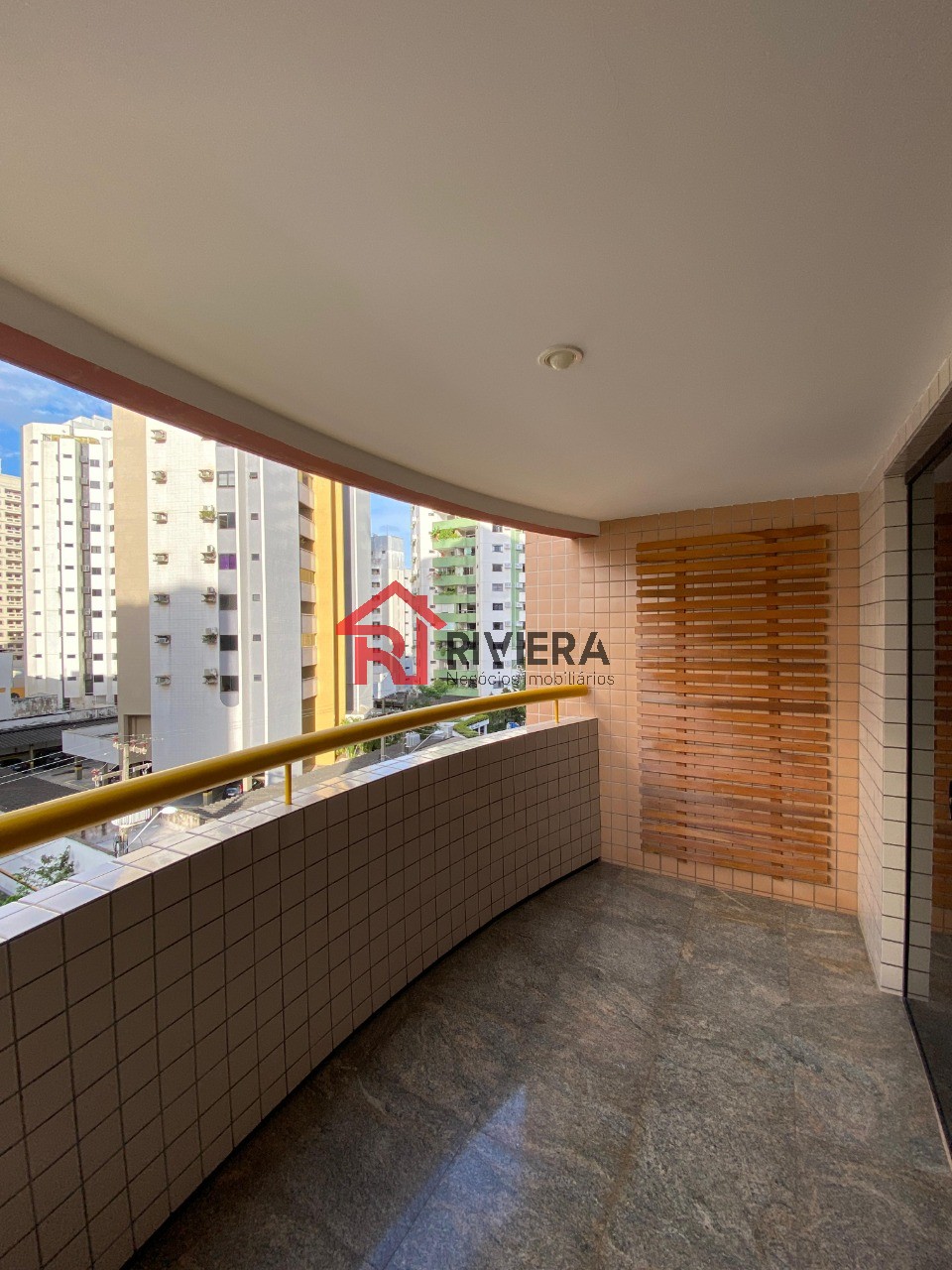 Apartamento à venda com 3 quartos, 140m² - Foto 1