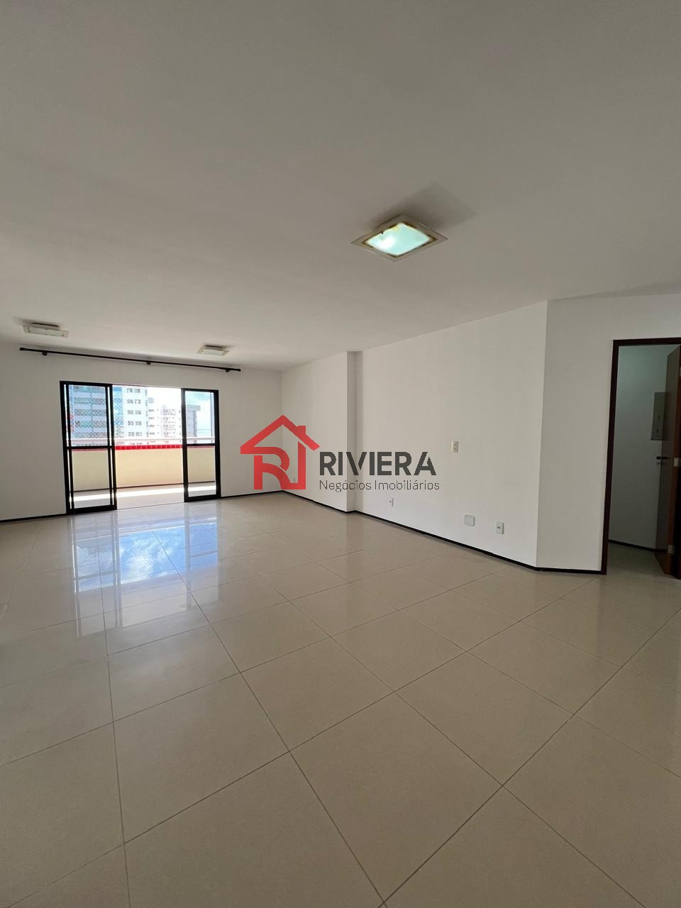 Apartamento à venda com 4 quartos, 210m² - Foto 1