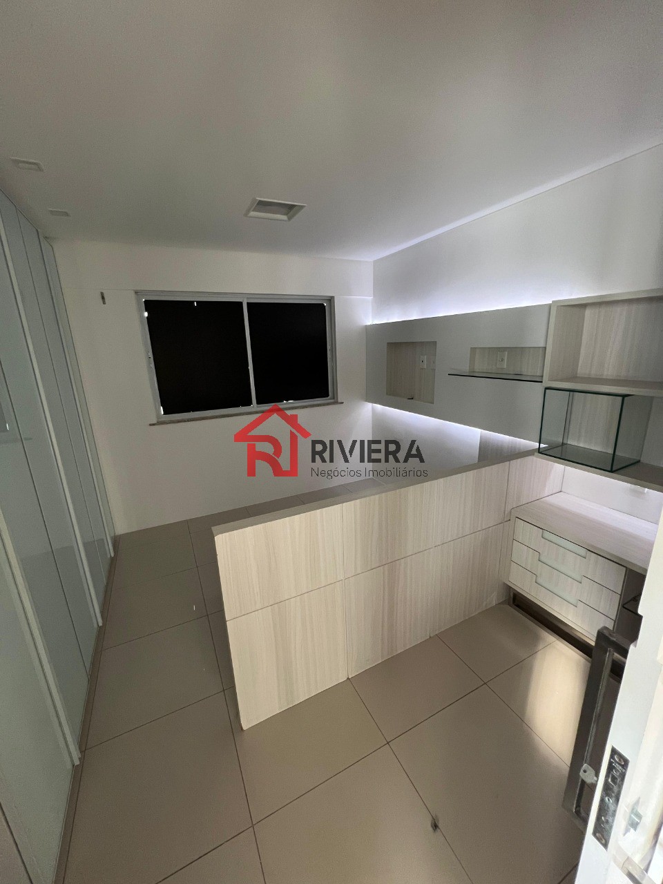 Apartamento para alugar com 4 quartos, 217m² - Foto 12