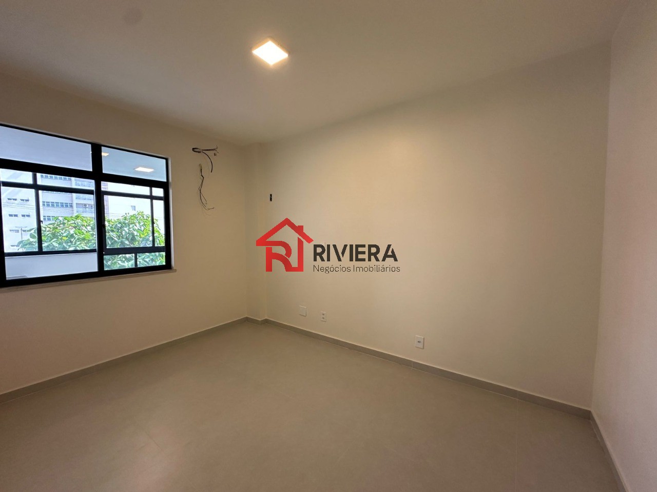 Apartamento à venda com 3 quartos, 132m² - Foto 2