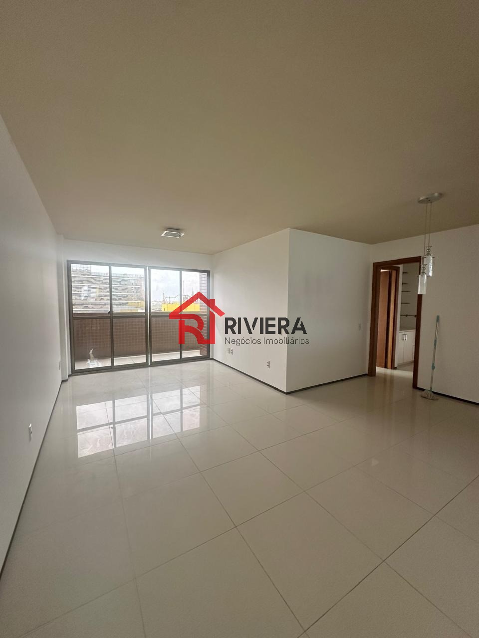 Apartamento à venda com 3 quartos, 106m² - Foto 1