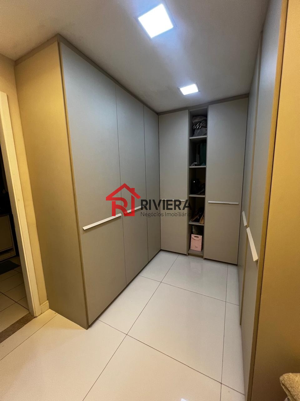 Apartamento à venda com 4 quartos, 239m² - Foto 9