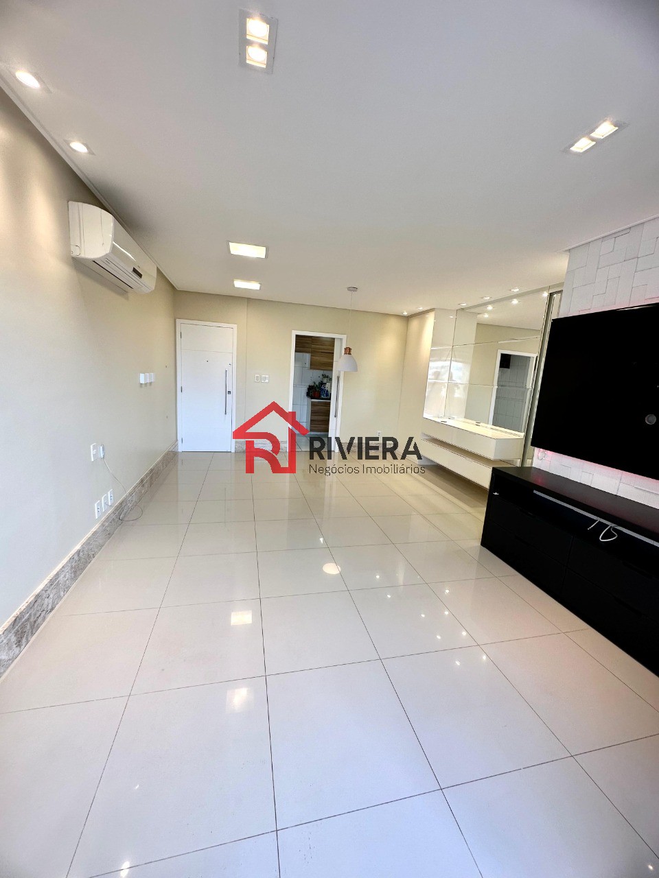 Apartamento à venda com 3 quartos, 94m² - Foto 2