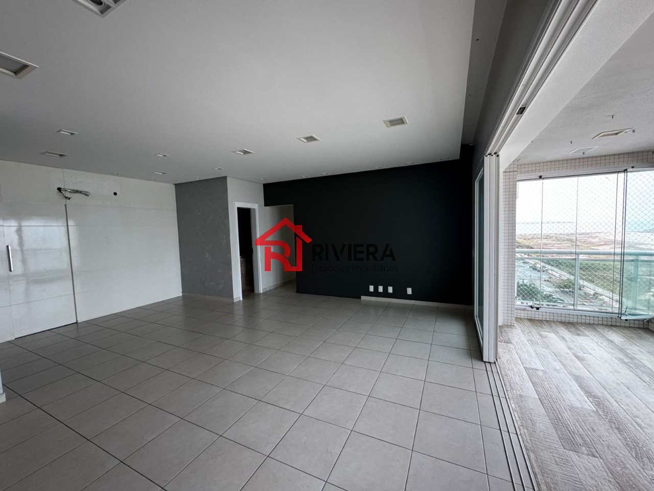 Apartamento à venda com 3 quartos, 161m² - Foto 2