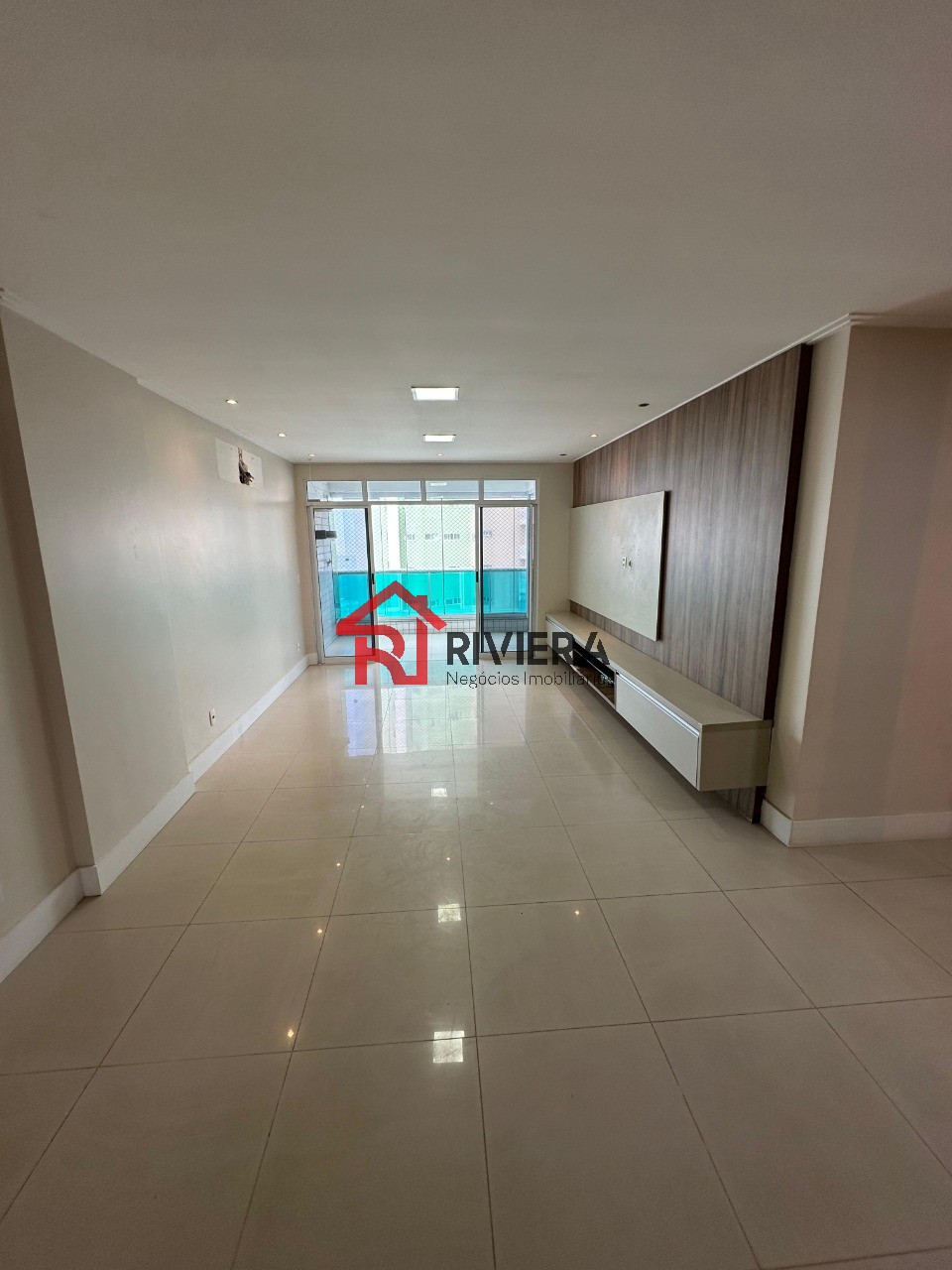 Apartamento para alugar com 4 quartos, 138m² - Foto 2