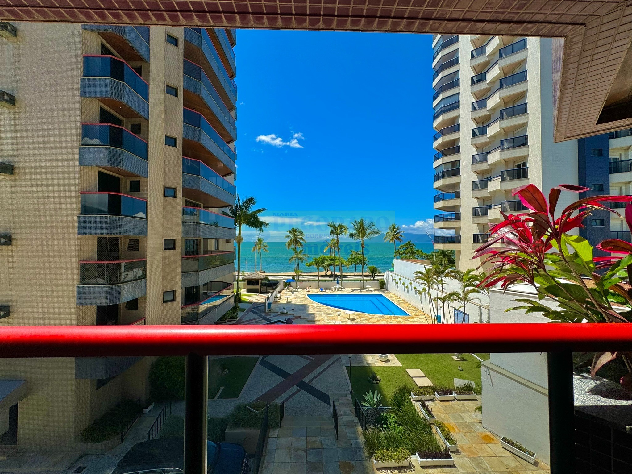 Magnífico Apartamento Frente Mar a Venda na Martim de Sa