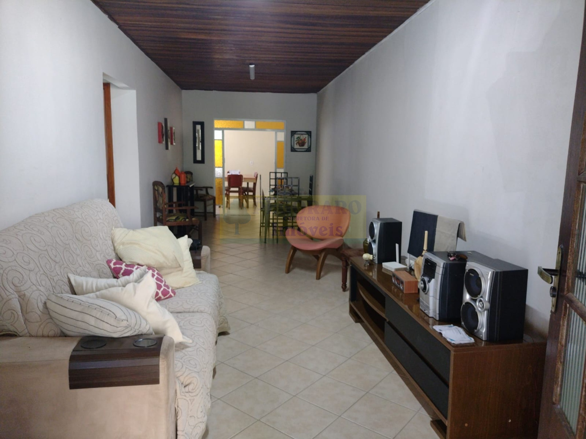 Casa à venda com 2 quartos, 360m² - Foto 2