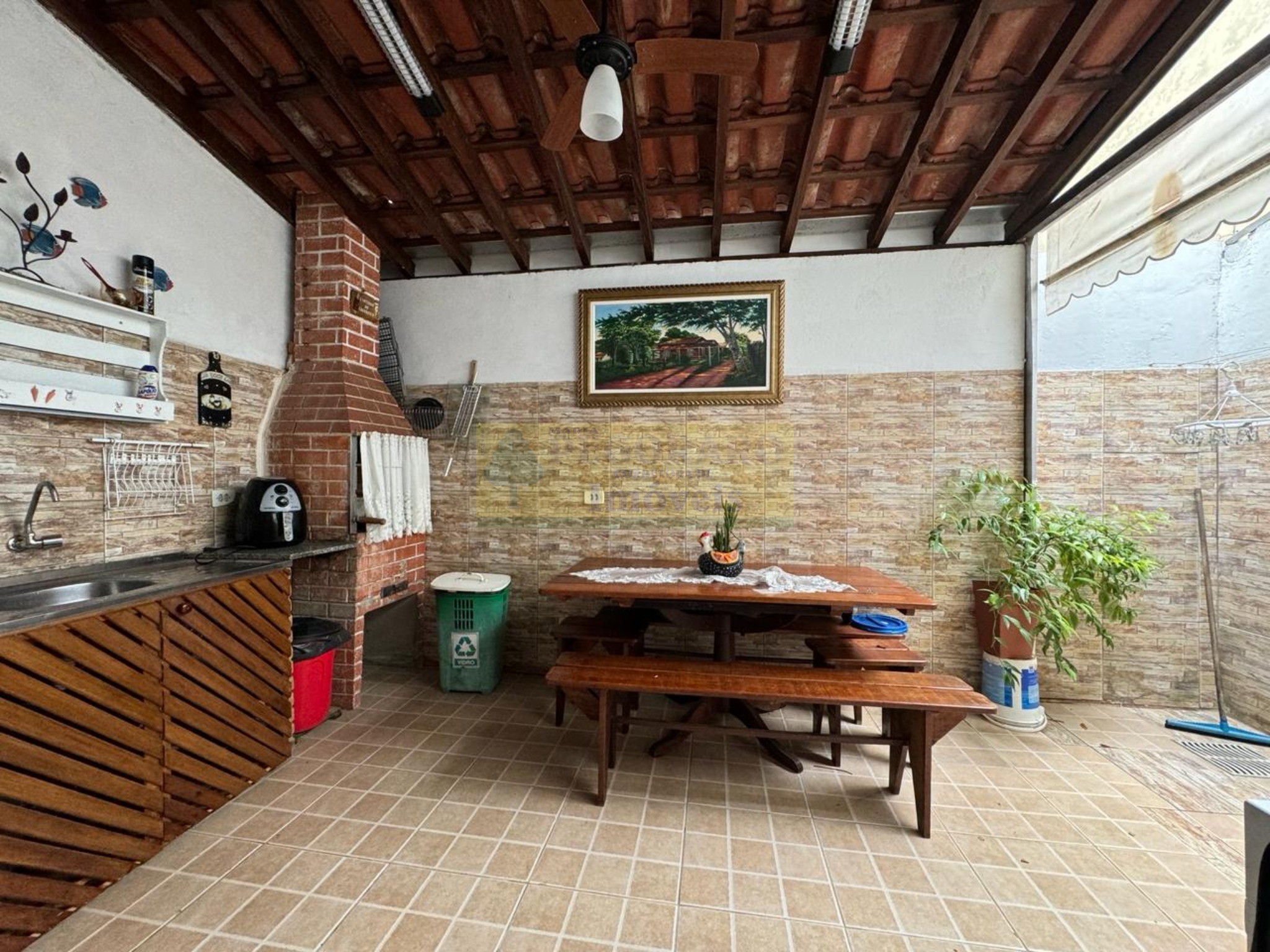 Casa à venda com 2 quartos, 130m² - Foto 3