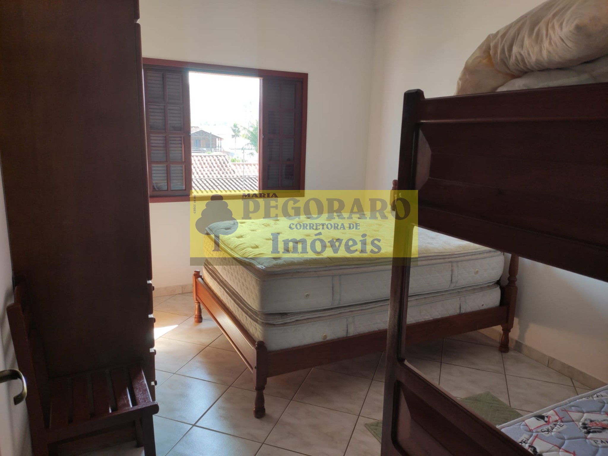 Casa à venda com 6 quartos, 250m² - Foto 16