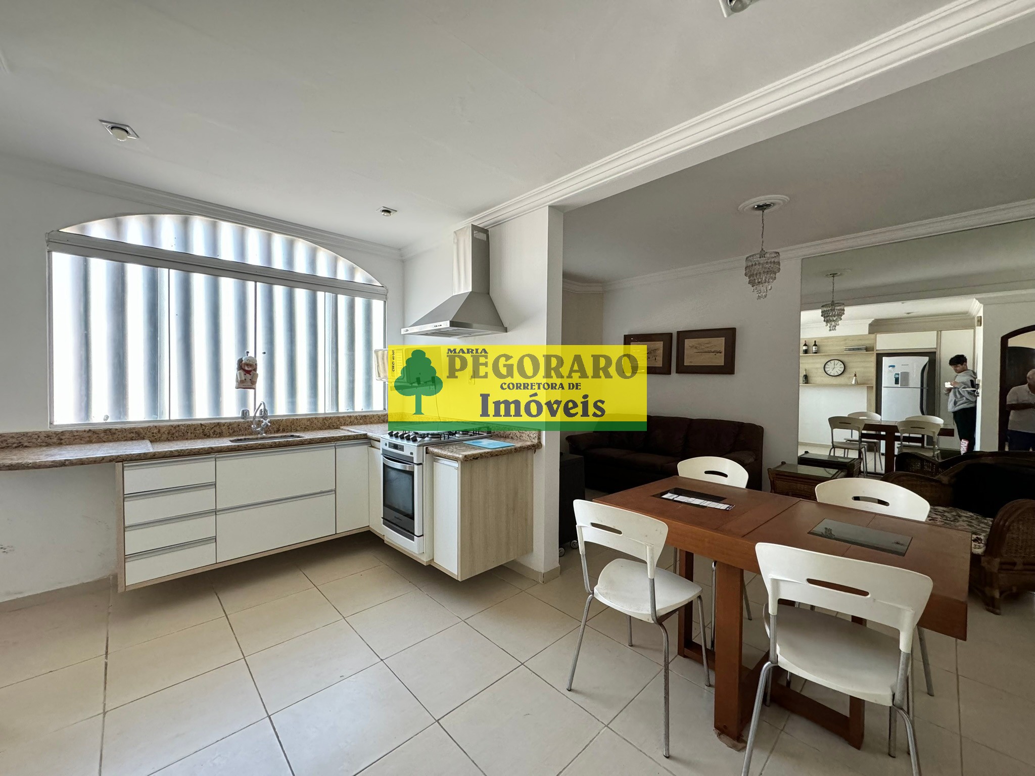 APARTAMENTO REFORMADO NA MARTIM DE SÁ A VENDA
