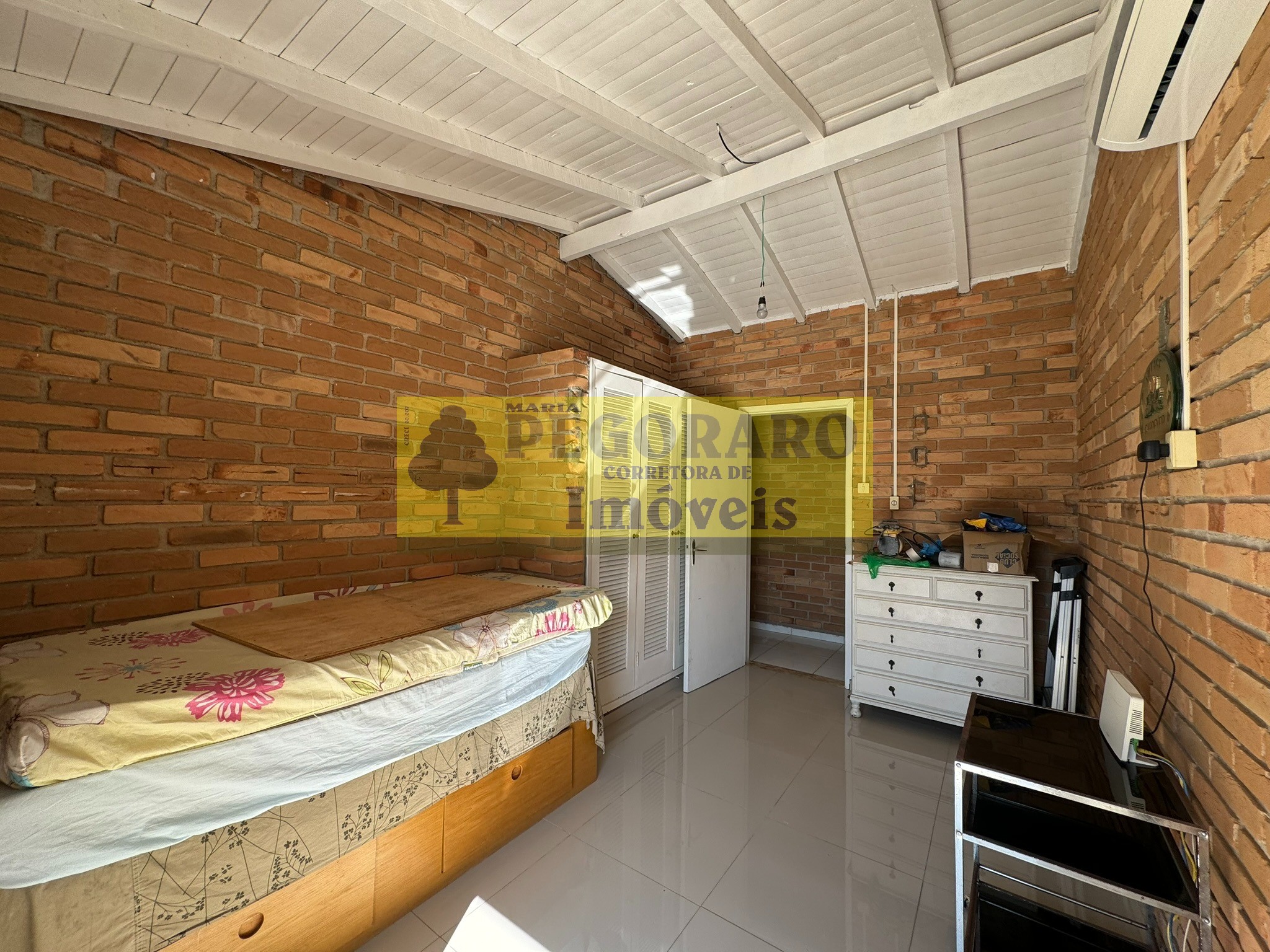 Casa à venda com 4 quartos, 250m² - Foto 27