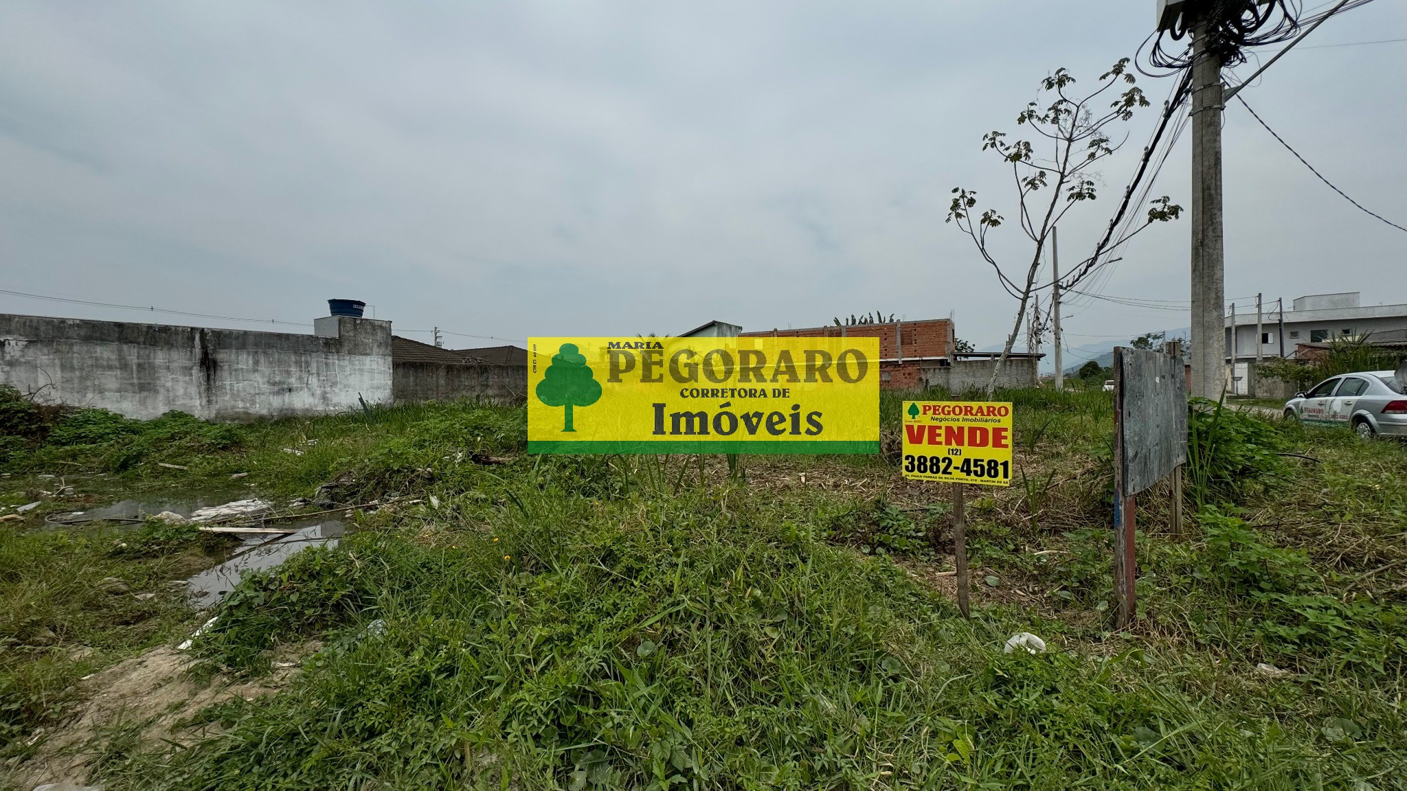 Terreno à venda em Caraguatatuba-SP, no Balneário dos Golfinhos, com 818,00 m² de área. Imperdível!