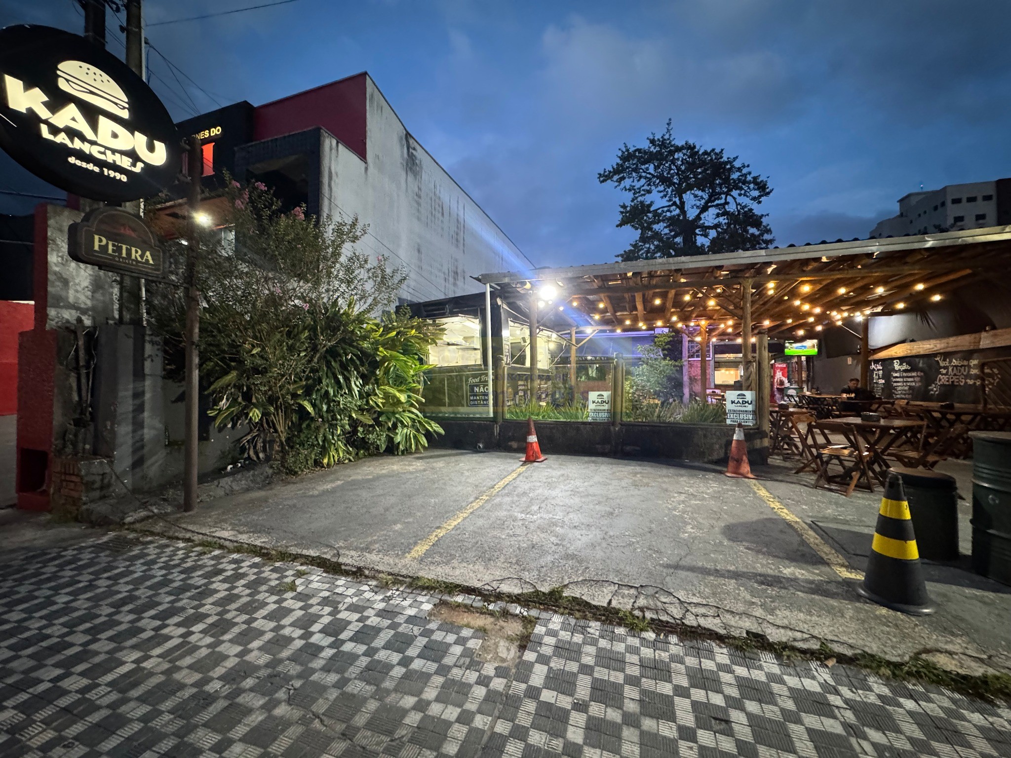 Loja-Salão, 200 m² - Foto 1