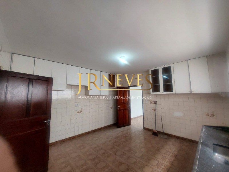 Casa à venda e aluguel com 3 quartos, 200m² - Foto 28