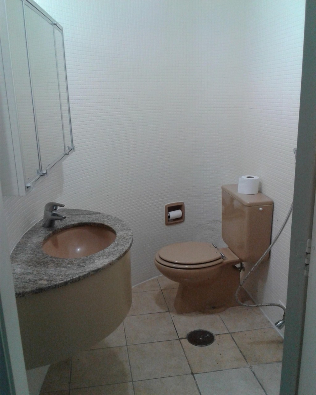 Apartamento à venda e aluguel com 1 quarto, 40m² - Foto 16