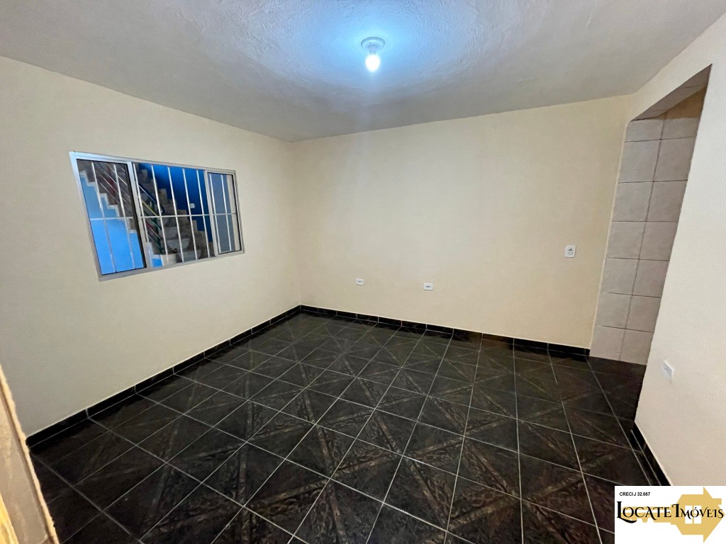 Casa à venda com 2 quartos, 300m² - Foto 2