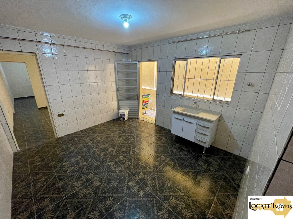 Casa à venda com 2 quartos, 300m² - Foto 4