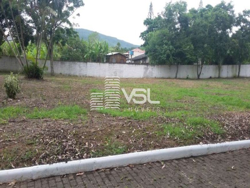Terreno 450 m² em condomínio fechado no centrinho de RATONES
