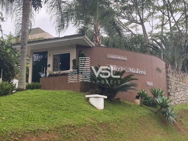 Terreno com 662m² no Cacupé com ótima VISTA MAR, condomínio fechado