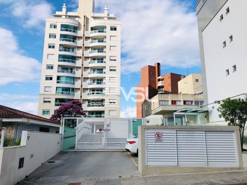 Apartamento 2 dormitórios sendo um suite e duas garagens, Trindade