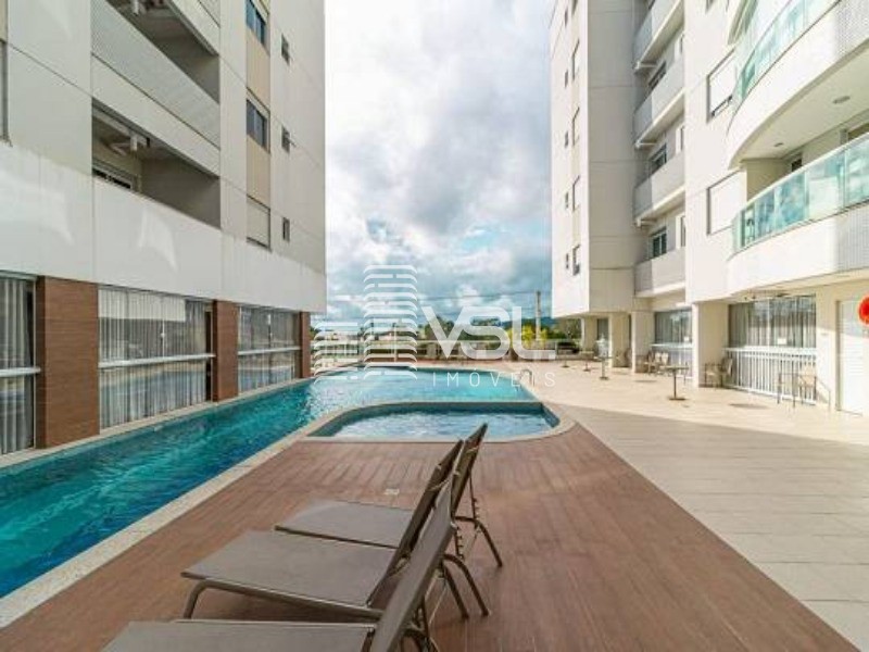 Apartamento 3 dormitórios sendo 2 suítes, 2 garagens.