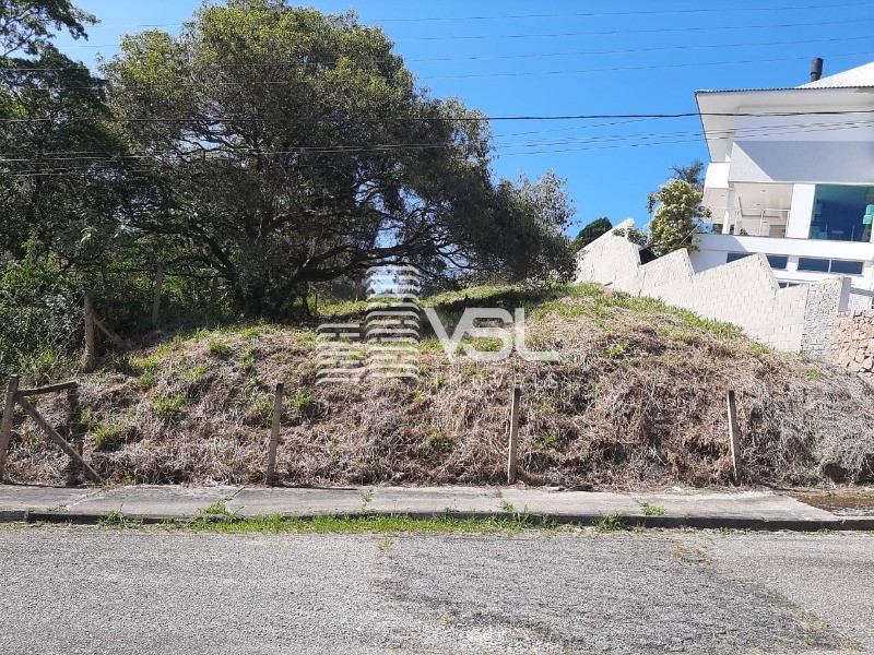 Terreno escriturado com 757 m² no loteamento CAIOBIG, viabilidade para geminados, sobrados