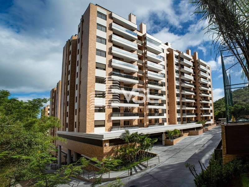 Apartamento 3 dormitórios com 2 vagas de garagens