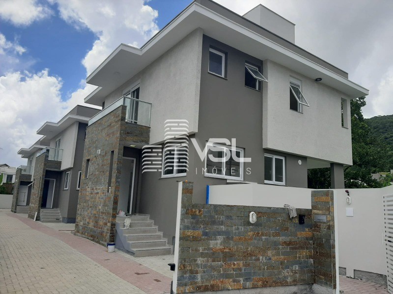 Casa nova com 3 Suítes e 2 garagens, Santo Antônio de Lisboa