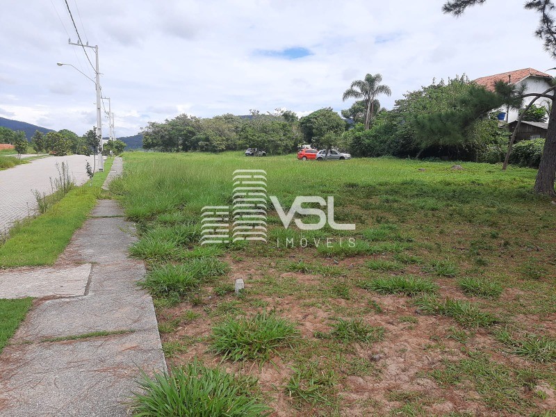 Terreno com 527,25 m² de área privativa sendo 15,50 de frente
