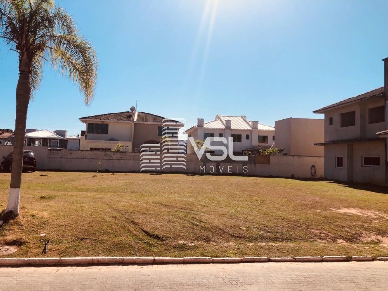 Terreno com 400 m², em condomínio fechado, ingleses