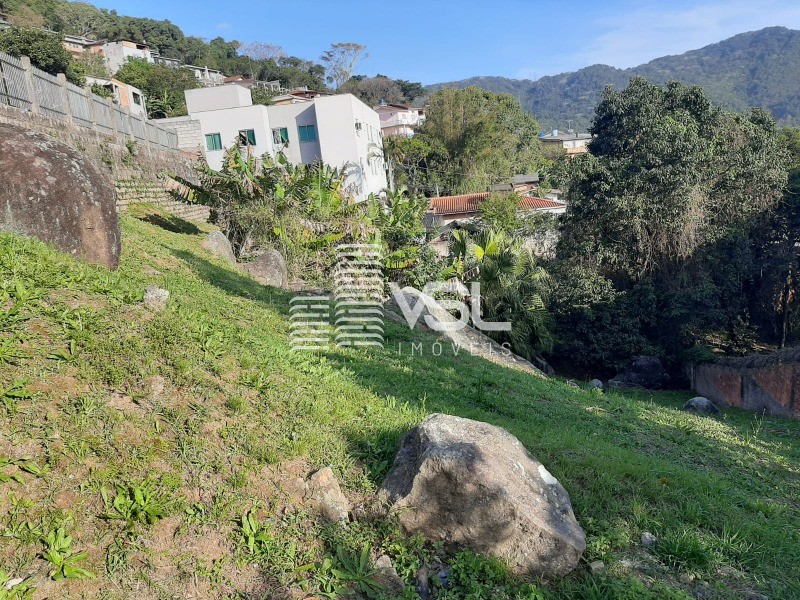 Terreno com 810 m², escritura pública, 500 metros do FLORIPA SHOPPING