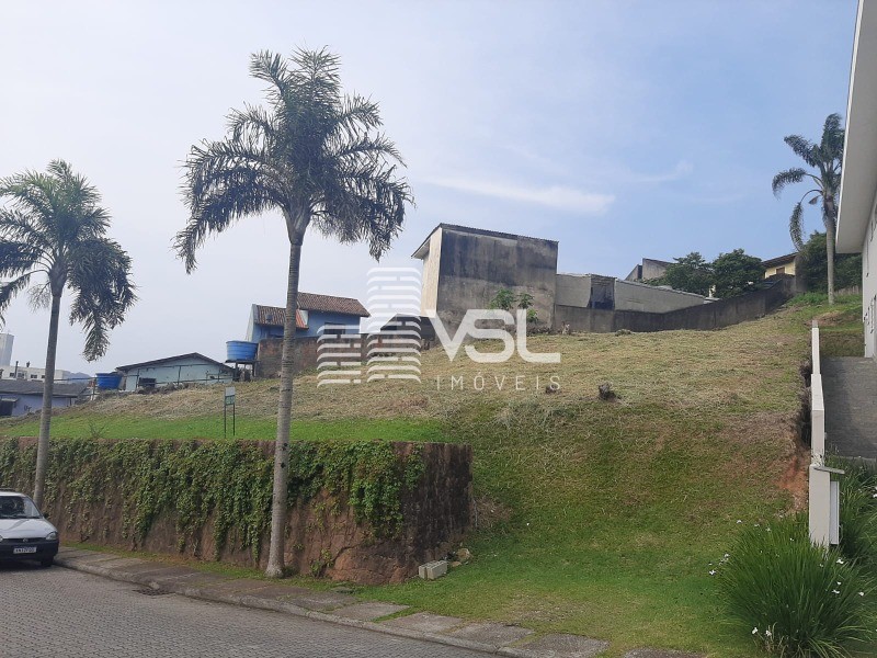 Terreno em condomínio fechado com 982 m² no Córrego Grande próximo da UFSC