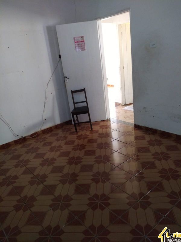 Casa à venda com 3 quartos, 150m² - Foto 2