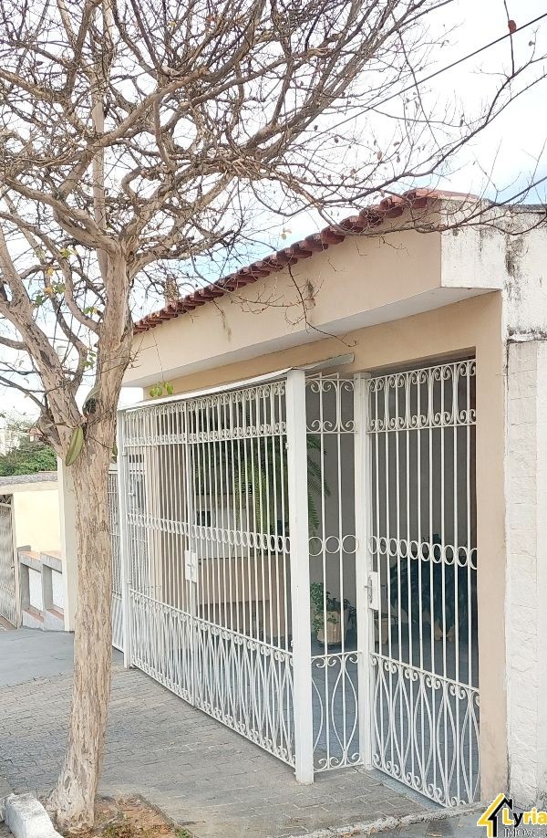 Casa à venda com 3 quartos, 151m² - Foto 2