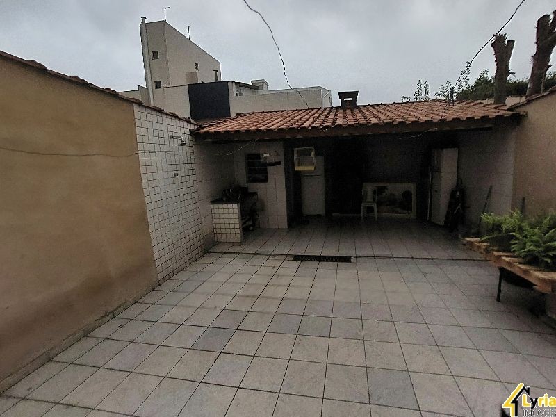 Casa à venda com 3 quartos, 151m² - Foto 3