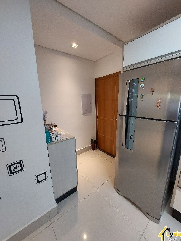 Apartamento à venda com 3 quartos, 96m² - Foto 8